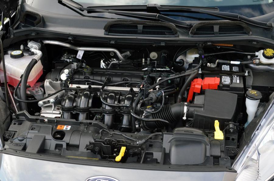  Ford Fiesta Titanium 2014 года  (фото 11 из 44)